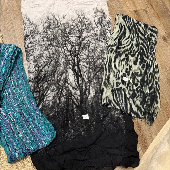 Colorful Patterned Scarves Set - Picture 6 of 12